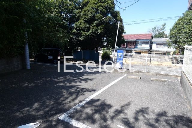 駐車場　敷地内駐車場。