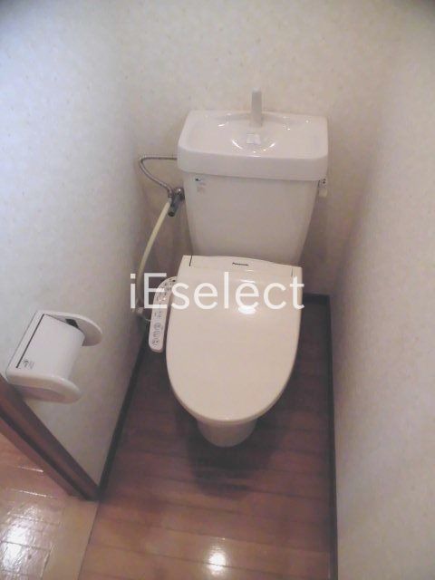 トイレ　洗浄機能付きのトイレです。