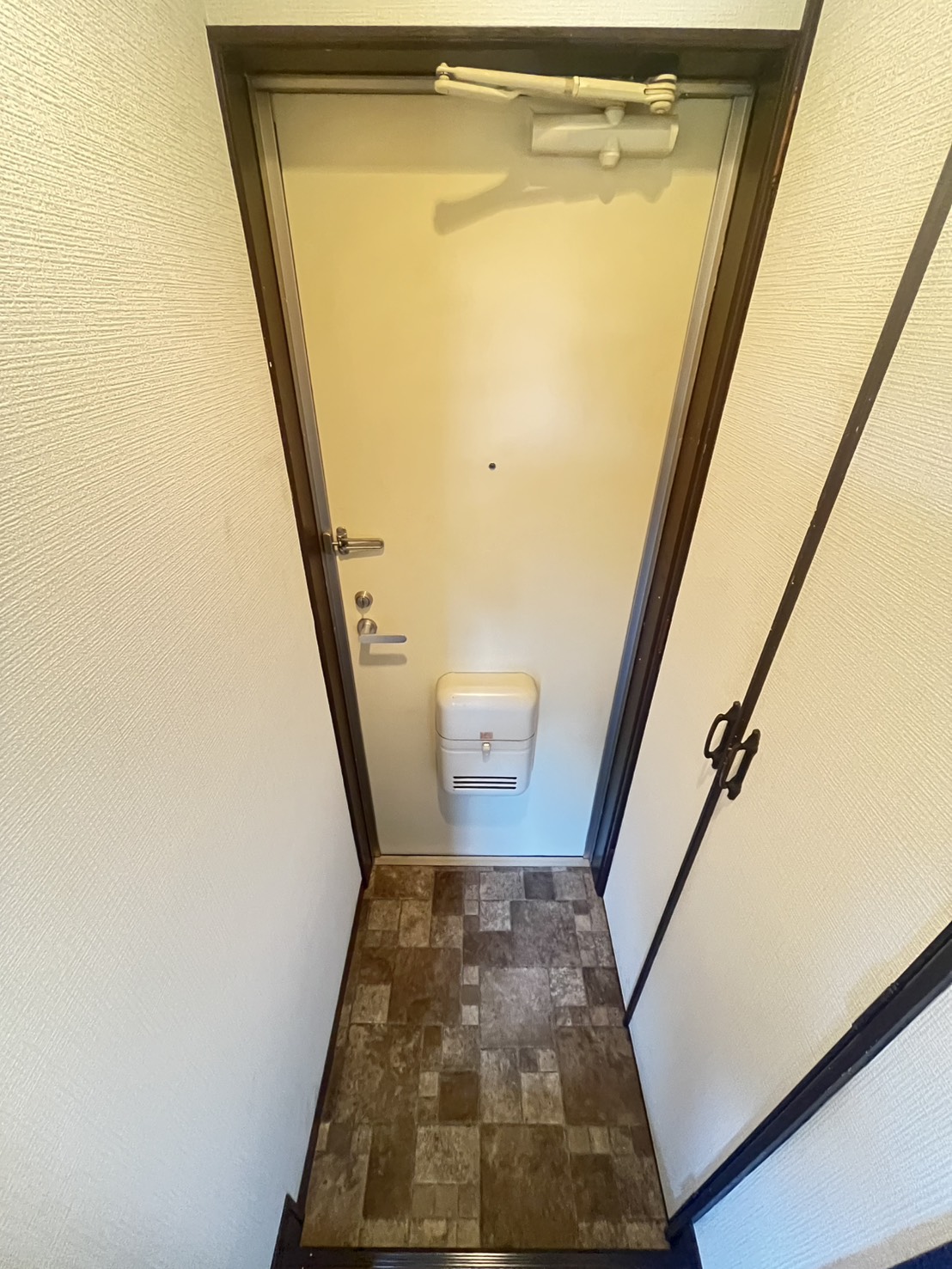 エレガンシア千鳥が丘の玄関写真