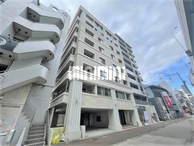 建物外観　エントランス。