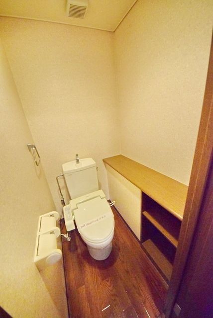 トイレ　収納付トイレ