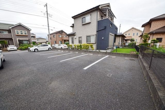 駐車場　敷地内駐車場