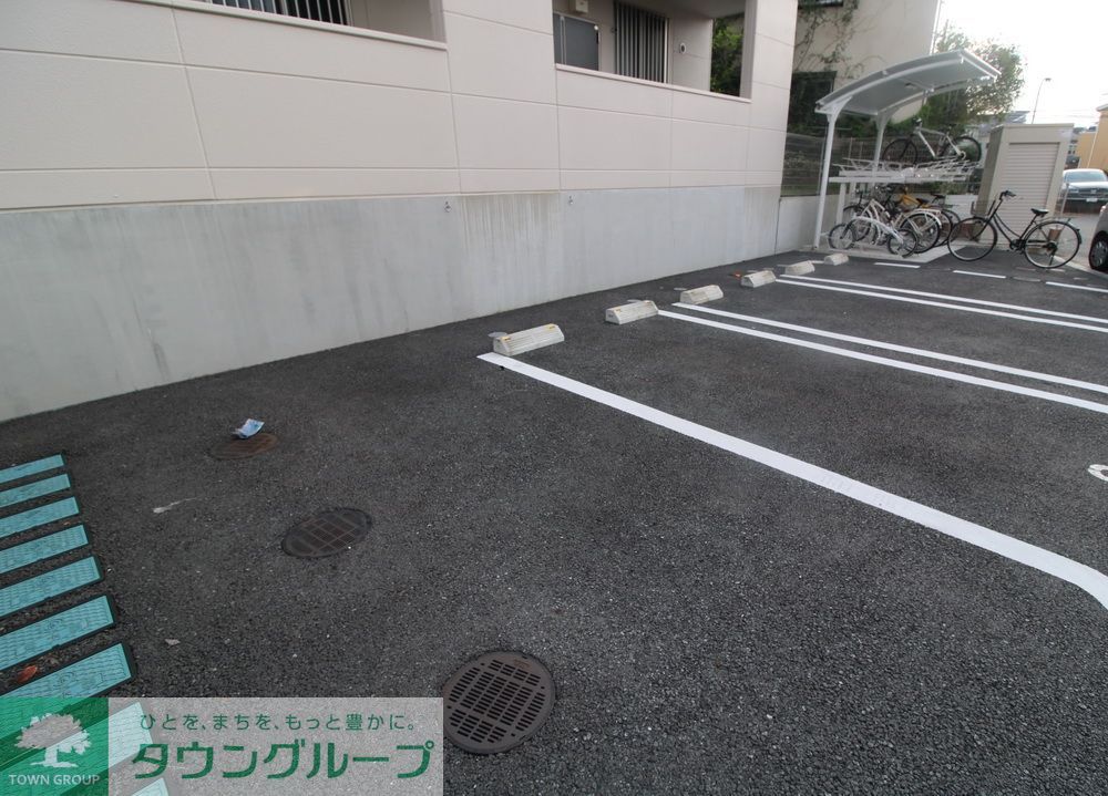 駐車場　駐車場