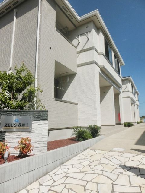 エントランス　お部屋へつながるエントランス