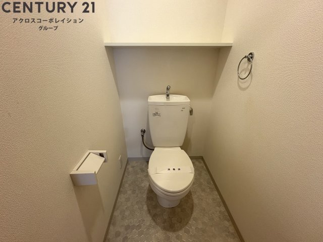 トイレ　シンプルで掃除のしやすいトイレです♪
