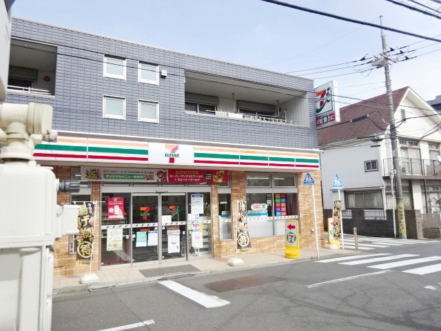 コンビニ　セブンイレブン横浜白幡向町店（コンビニ）まで100m