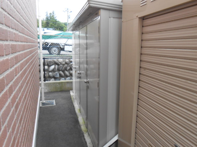 その他設備　各戸個別の屋外物置完備（冬用タイヤ等収納可能）