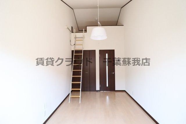居室・リビング　1人暮らしにピッタリのお部屋です♪