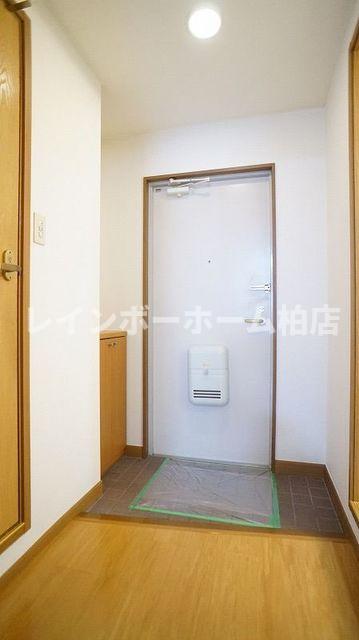 玄関　シューズボックスがあります