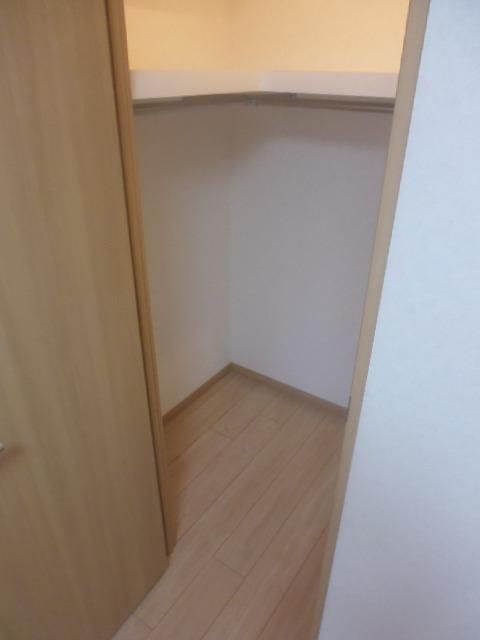 収納　★収納豊富なウォークインクローゼットです★