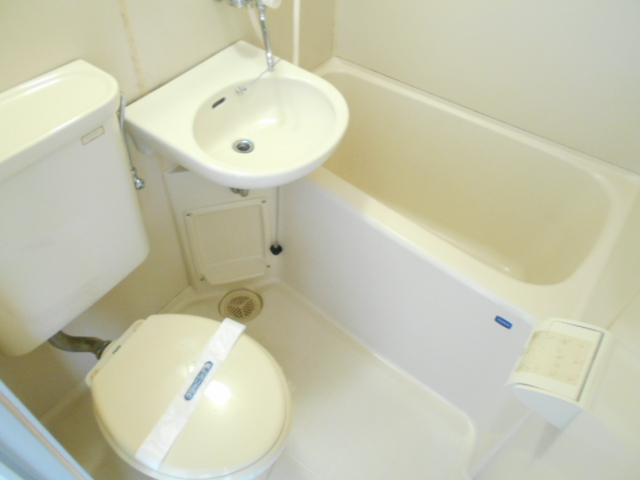 バス・シャワールーム　トイレ同室