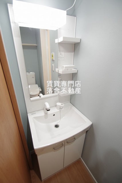 洗面設備　独立洗面化粧台付き