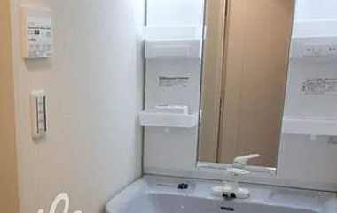 洗面設備　※別部屋の参考写真です。