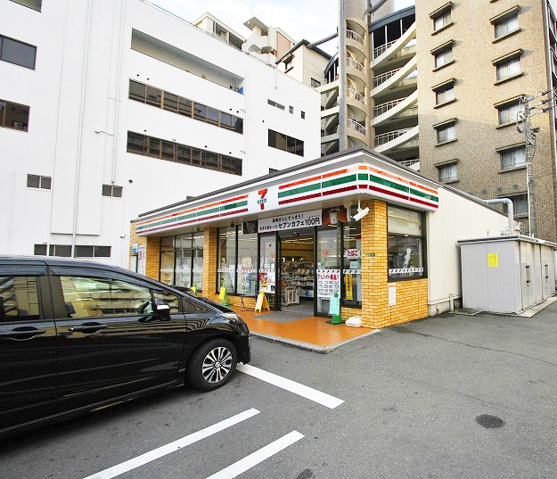 コンビニ　セブンイレブン福岡薬院4丁目店（コンビニ）まで224m