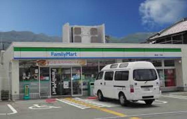 コンビニ　ファミリーマート曙川東一丁目店（コンビニ）まで475m