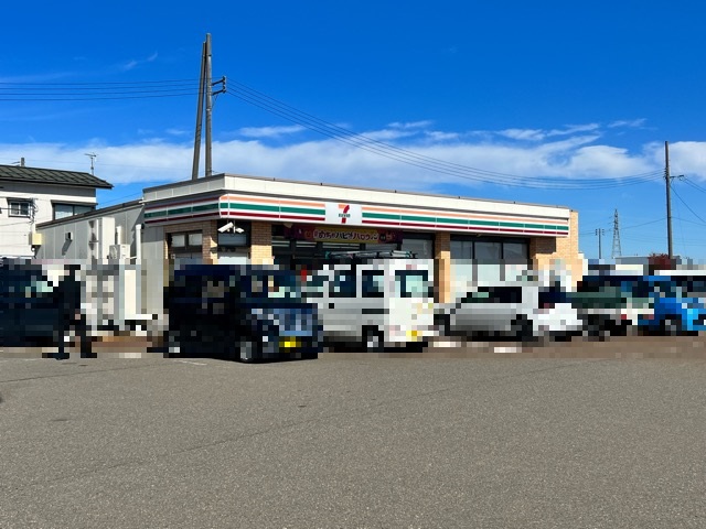 コンビニ　セブンイレブン 上越五智国府店（コンビニ）まで975m