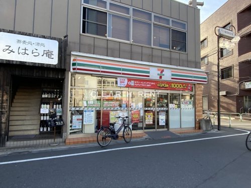 コンビニ　セブン-イレブン 豊島千川駅前店（コンビニ）まで318m