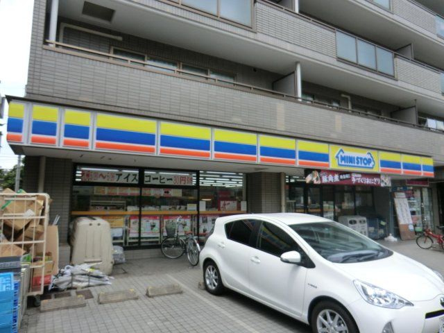 コンビニ　ミニストップ 西八王子南口店（コンビニ）まで825m