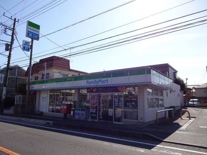 コンビニ　ファミリーマート藤沢渡内店（コンビニ）まで610m