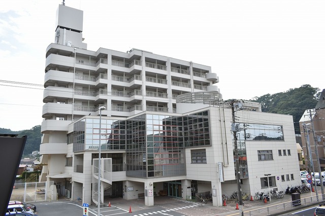 建物外観　１ ３階に地域包括支援センターや児童園などあり