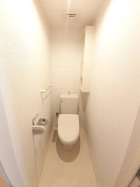 トイレ　ウォシュレット完備です。