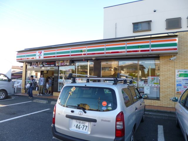 コンビニ　セブンイレブン（コンビニ）まで620m