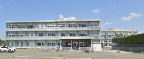 小学校　菊川市立加茂小学校（小学校）まで610m