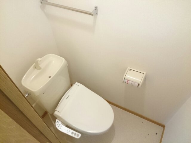 トイレ　落ち着いたトイレです