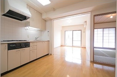 キッチン　お料理もはかどる独立型のシステムキッチンです