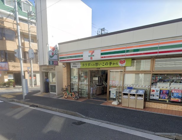 コンビニ　セブンイレブン（コンビニ）まで462m