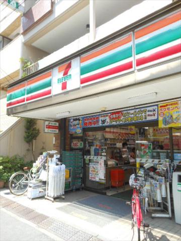 コンビニ　ファミリーマート（コンビニ）まで200m