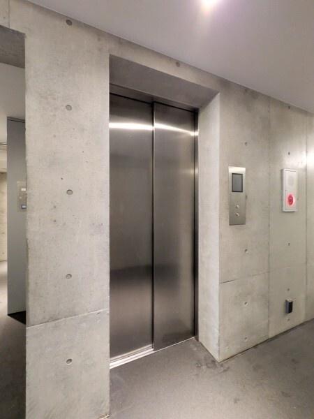 東京メトロ銀座線 青山一丁目駅 徒歩8分 4階建 築10年の外観写真