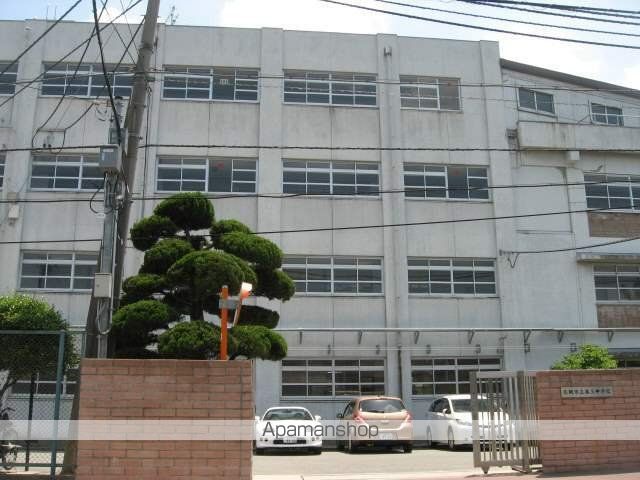 中学校　高槻市立第三中学校（中学校）まで838m