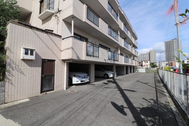 駐車場　駐車場