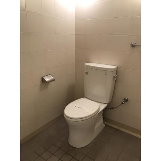 トイレ　※写真は同タイプ住戸です。