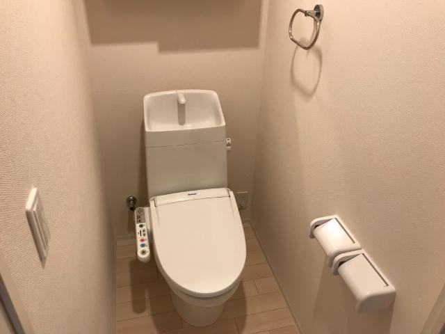 トイレ　シャワー付きトイレ