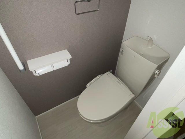 トイレ　トイレにはウォシュレットが設置済みですね