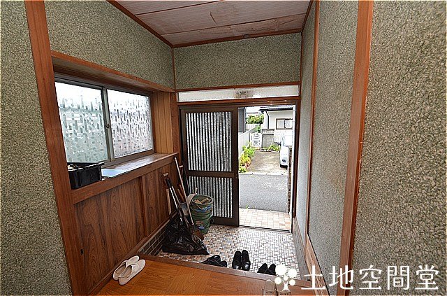 玄関　リフォーム中