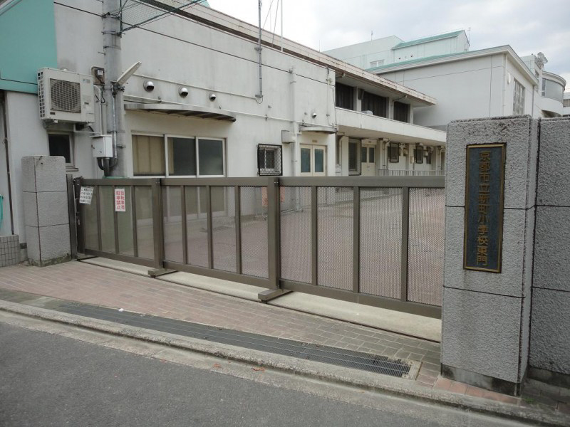 地下鉄烏丸線 丸太町駅 徒歩9分 3階建 築39年の周辺写真