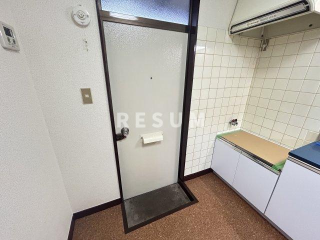 ＪＲ総武線 千葉駅 徒歩1分 2階建 築40年の玄関写真