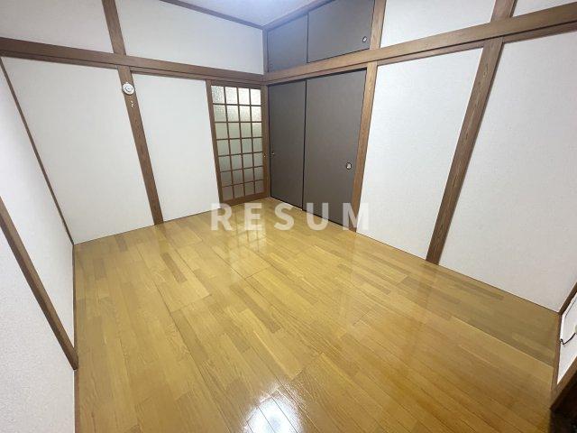 ＪＲ総武線 千葉駅 徒歩1分 2階建 築40年の居間写真