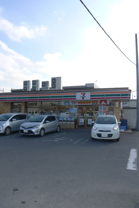 コンビニ　セブンイレブン（コンビニ）まで400m