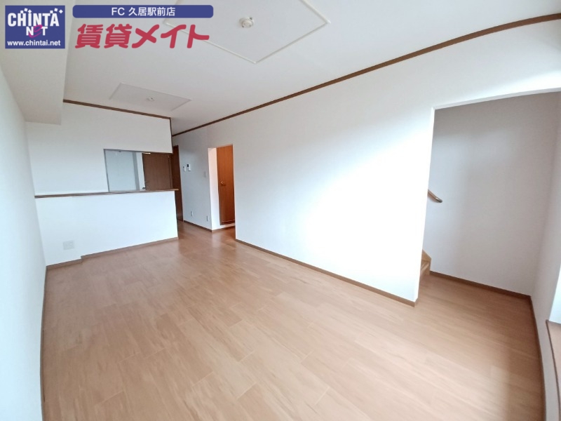 居室・リビング　反転タイプ写真