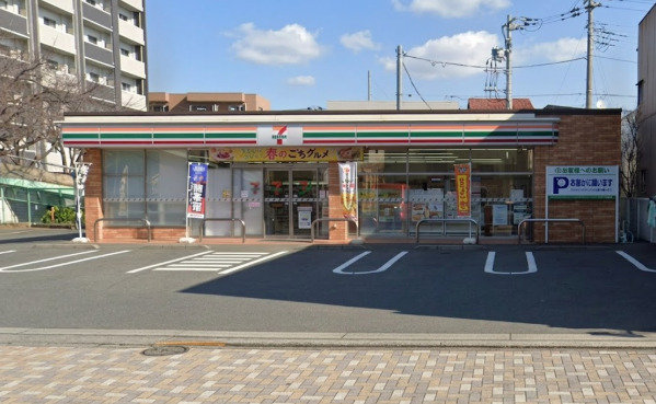 コンビニ　セブンイレブン 沼津白銀店（コンビニ）まで179m