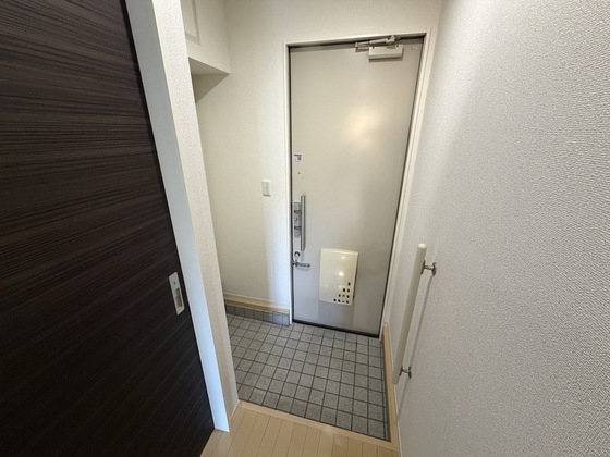 玄関　※別部屋の写真です