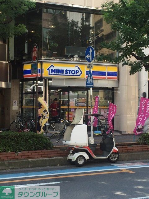 コンビニ　ミニストップ大宮西口店（コンビニ）まで816m