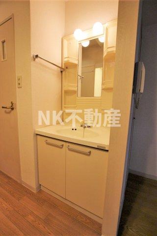 洗面設備　コンパクトで使いやすい洗面所