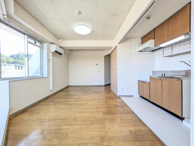 居室・リビング　★９帖ワンルームのお部屋です★　※照明器具は設備ではございま