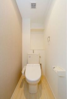 トイレ　清潔感のあるトイレです