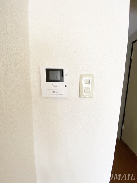 セキュリティ　モニター付きインターホンです☆（別部屋の写真です）